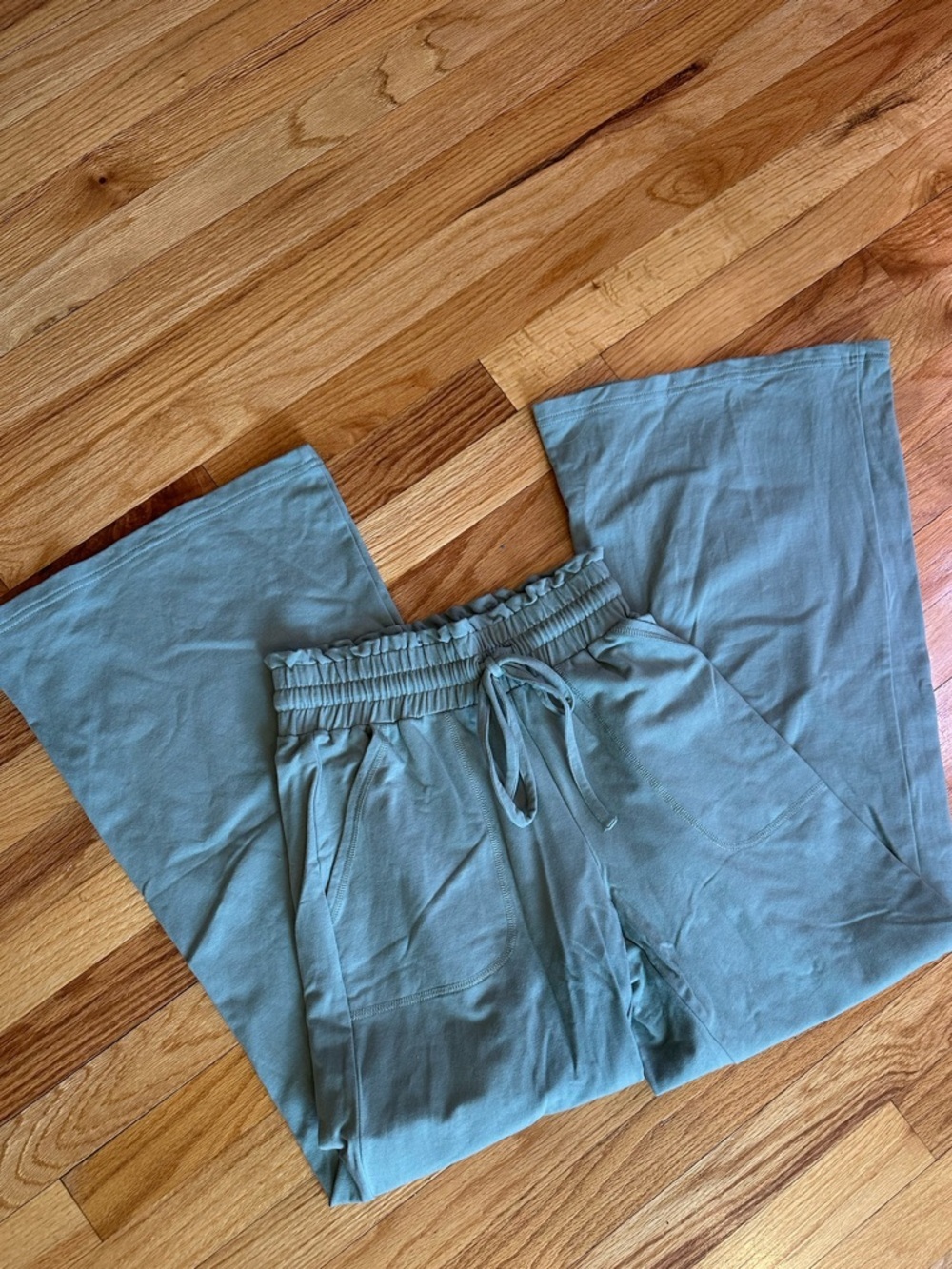 Johnny Was Calme Green Wide Leg
Relaxed Terry Pant size XS - Picture 5 of 6